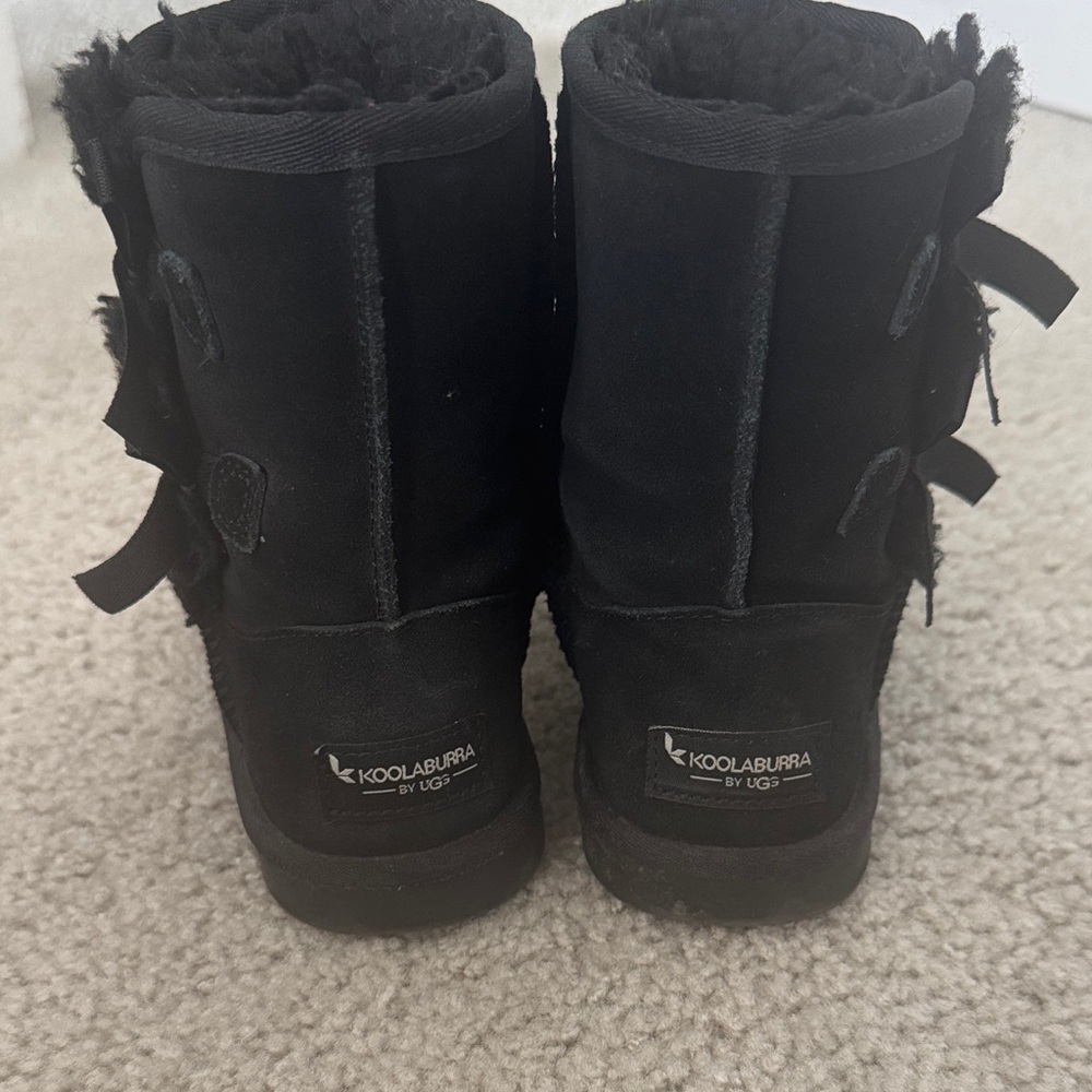 Koolaburra Black Kids Boots with Bow Accents Size 1 youth